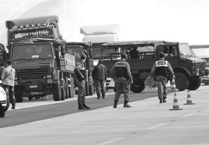 adana-tir-bw-crop