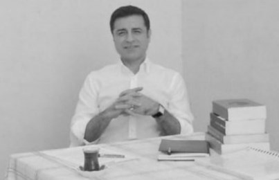 demirtas-cezaevinde-bw-cr