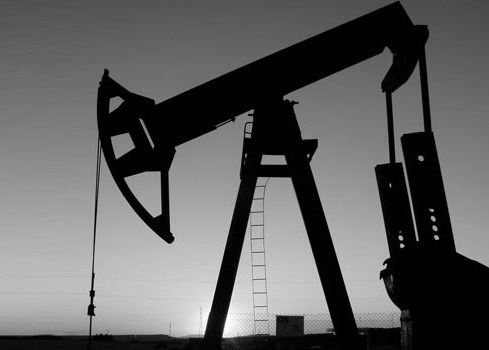 petrol-bw-crop