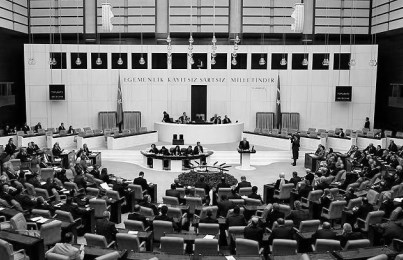 tbmm-genelkurul-bw-cr